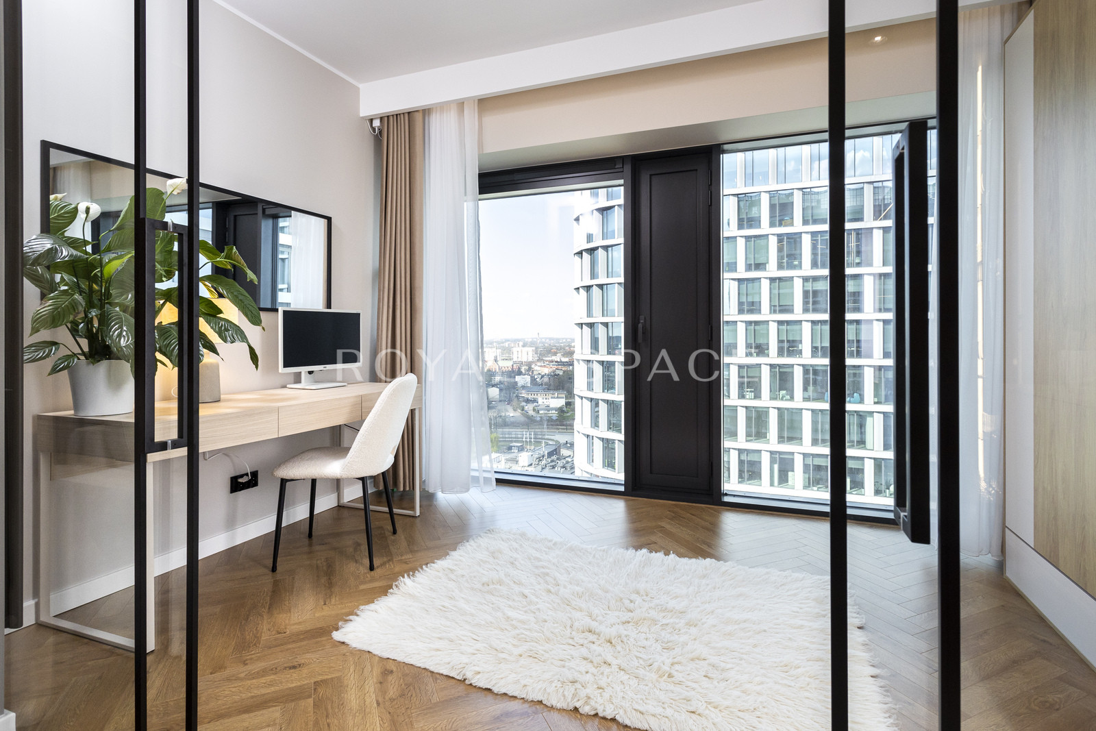 Преміум-квартира в комплексі Global Apartments