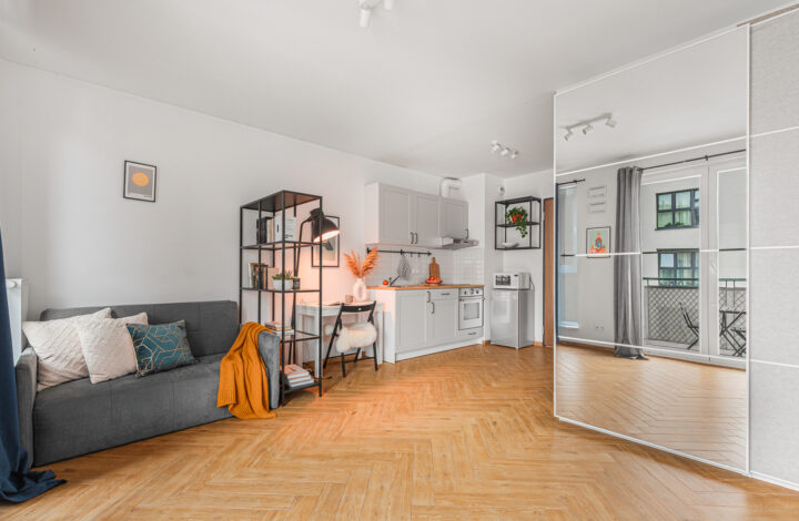 Сучасна студія з балконом | Прага-Північ