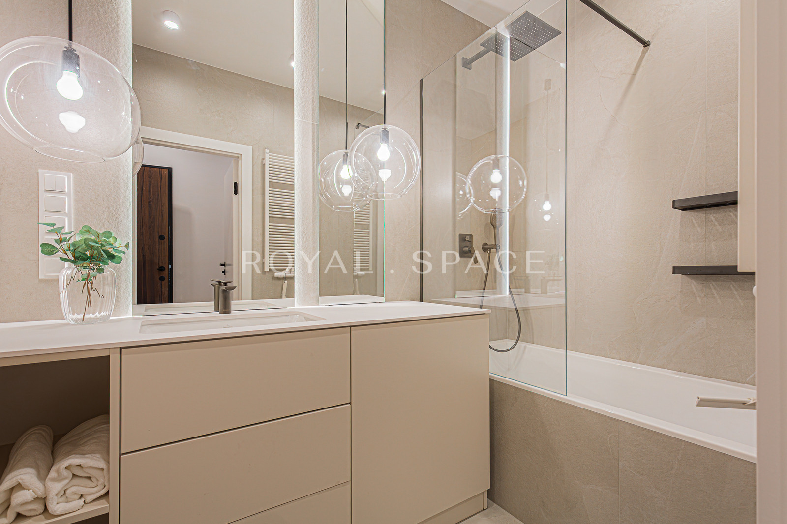 Елегантна квартира з терасою | перша оренда