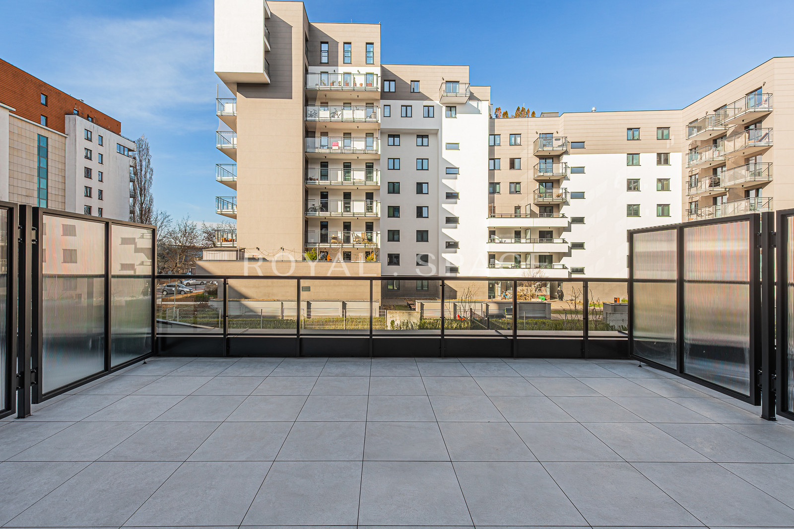 Елегантна квартира з терасою | перша оренда