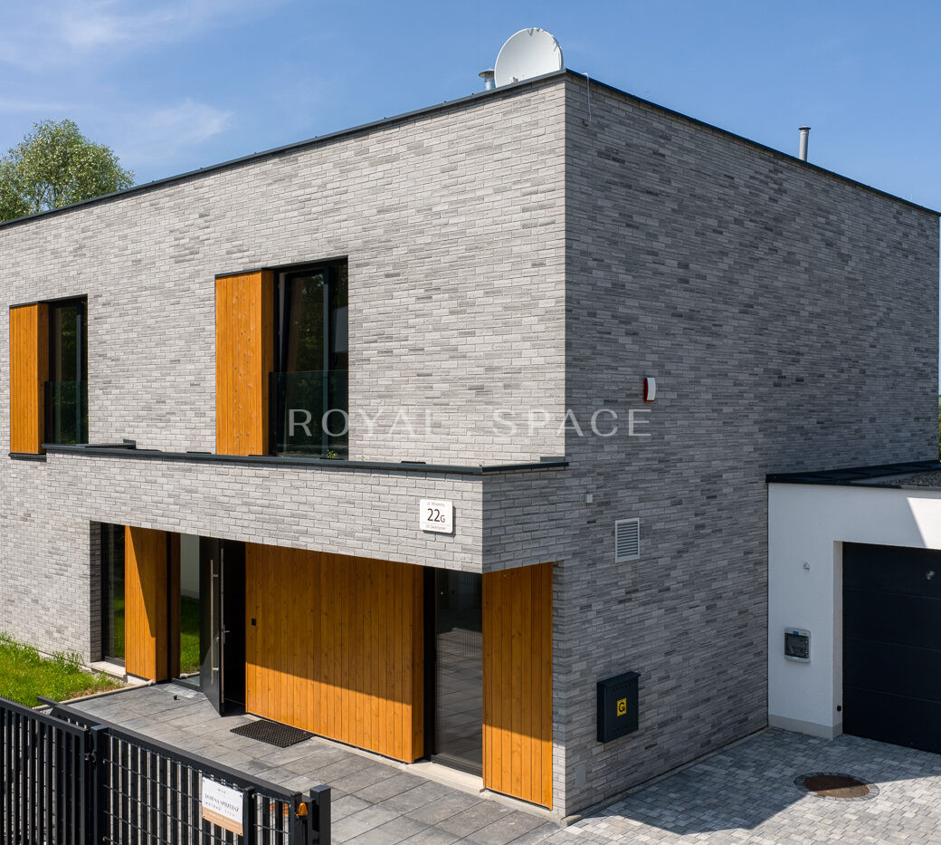 House with a view plot surrounded by greenery