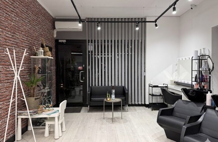 Кутове приміщення у великому житловому масиві