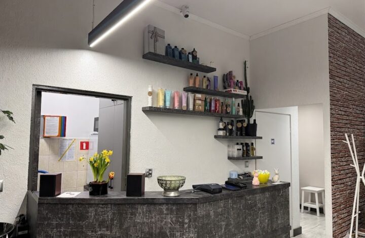 Кутове приміщення у великому житловому масиві