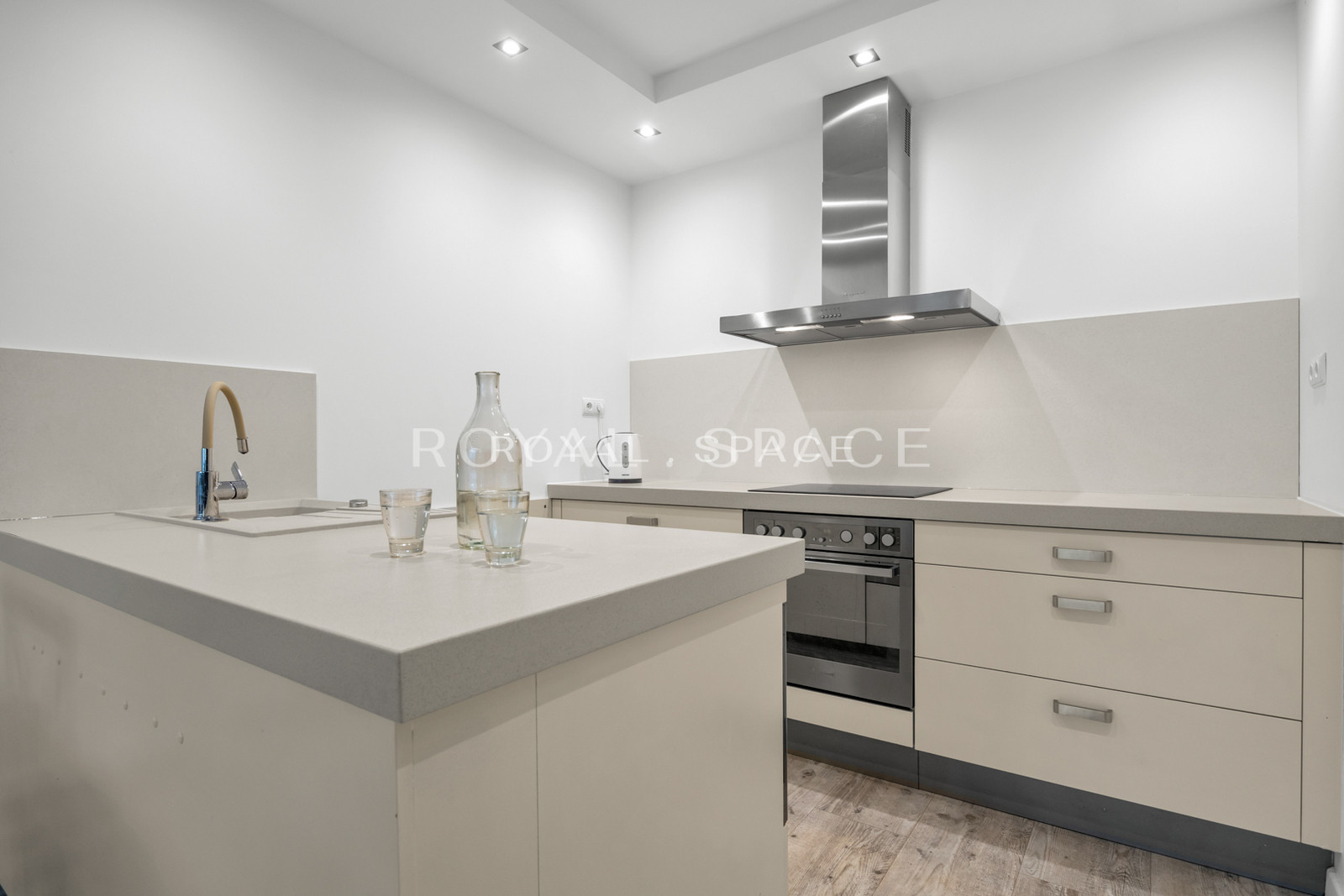 Luksusowy apartament na 24. piętrze! | Wola