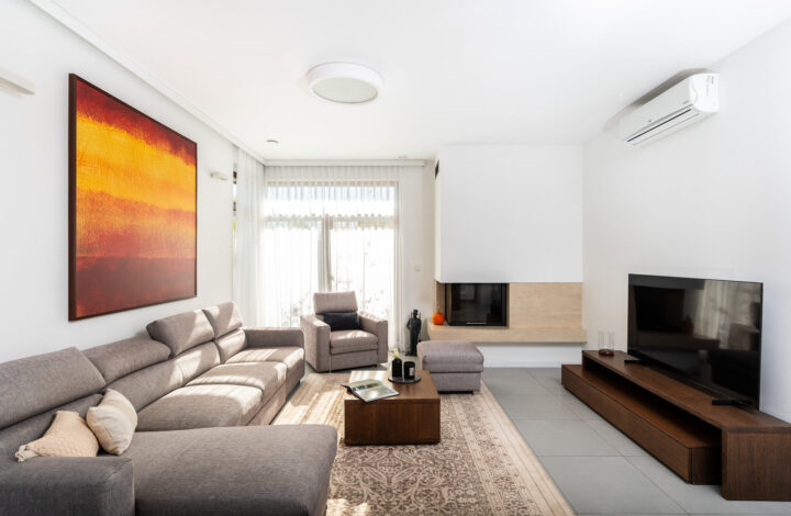 Sunny house on Park Hill!