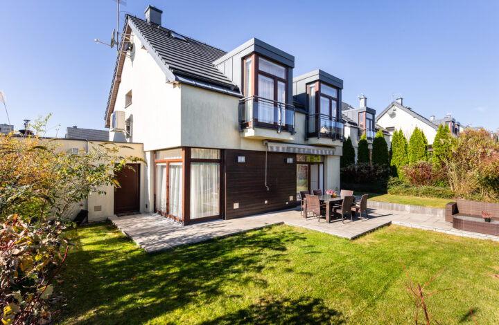 Sunny house on Park Hill!