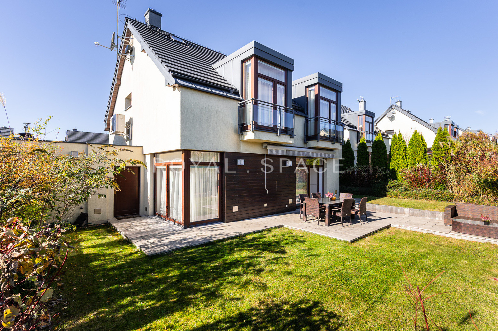 Sunny house on Park Hill!