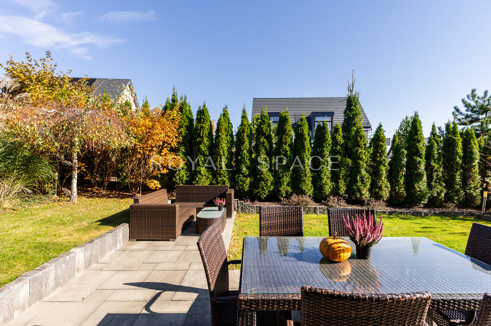Sunny house on Park Hill!