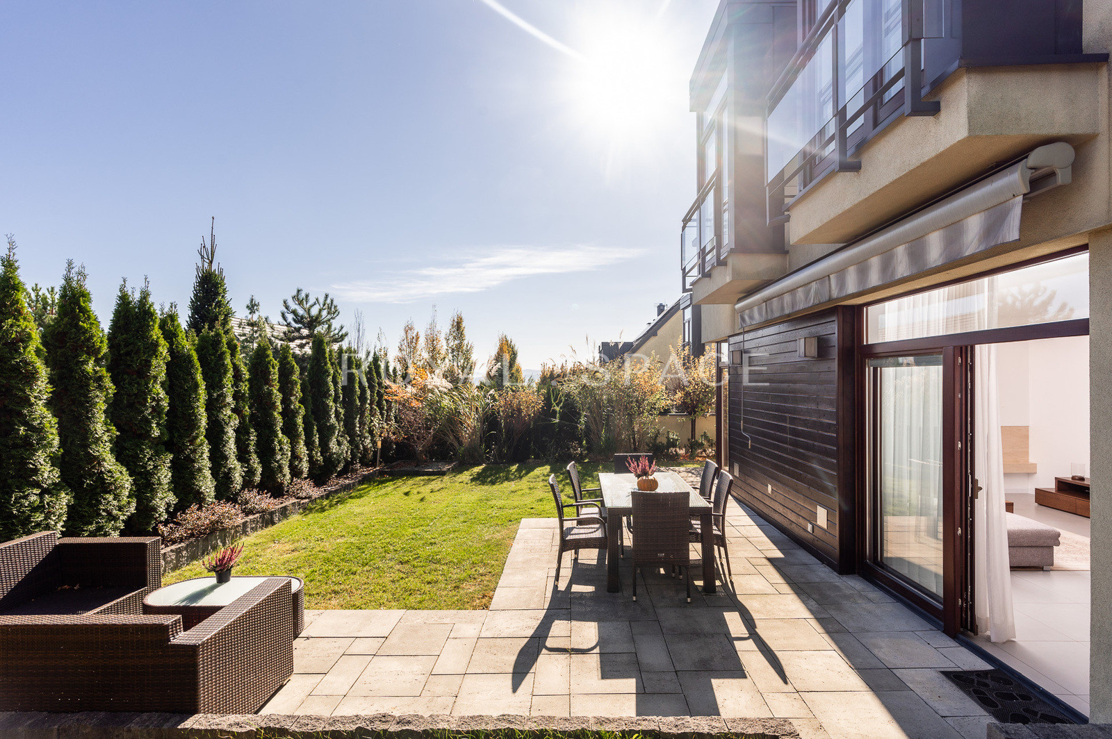 Sunny house on Park Hill!