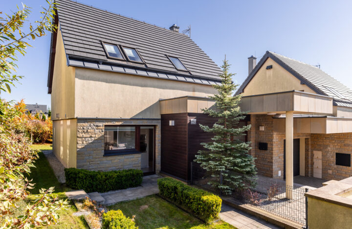 Sunny house on Park Hill!