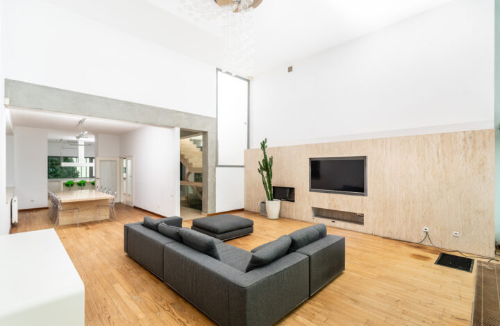 Розкішна вілла з садом та гаражем!