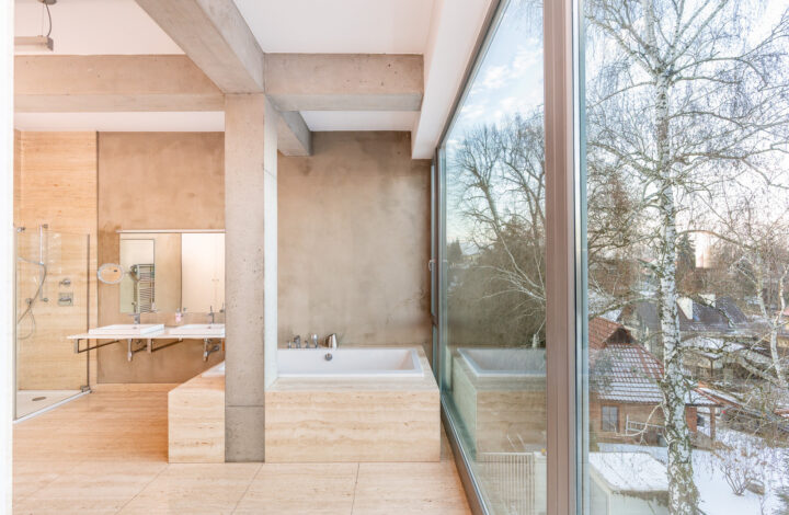 Розкішна вілла з садом та гаражем!