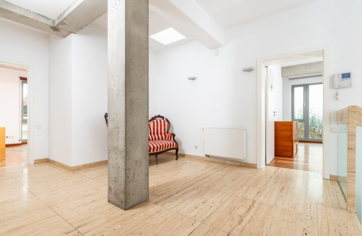 Розкішна вілла з садом та гаражем!