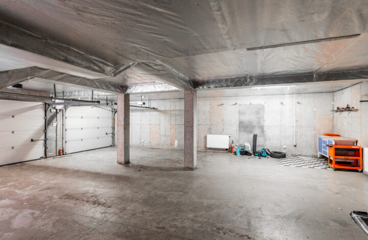 Розкішна вілла з садом та гаражем!