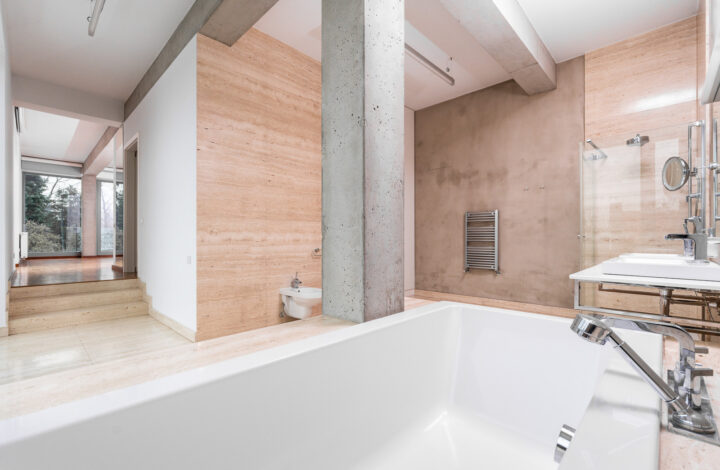 Розкішна вілла з садом та гаражем!