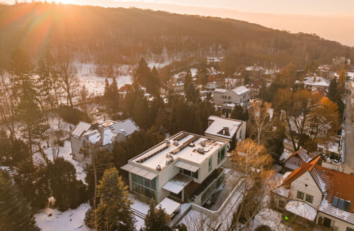 Розкішна вілла з садом та гаражем!