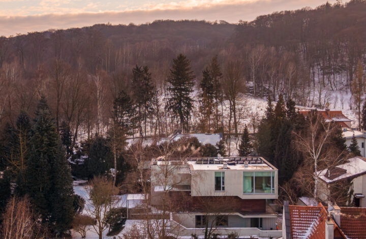 Розкішна вілла з садом та гаражем!