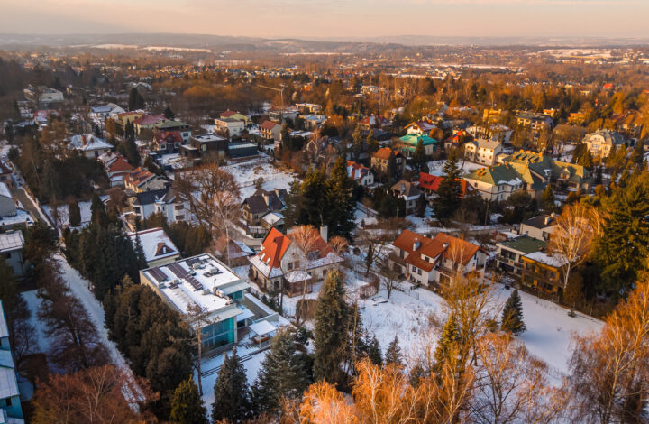 Розкішна вілла з садом та гаражем!