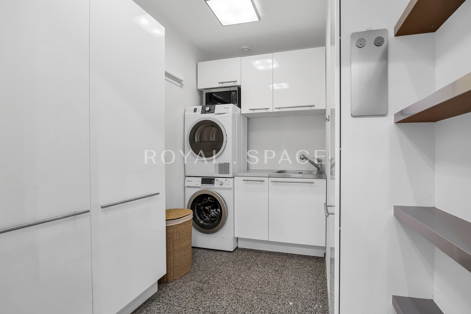 Powiśle | Spacious apartment by the park!