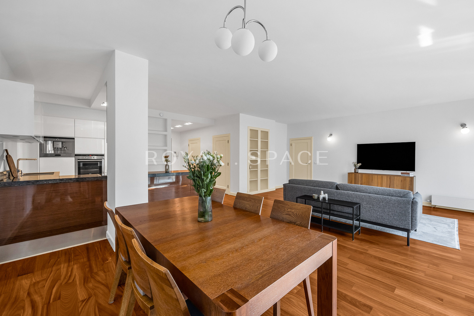 Powiśle | Spacious apartment by the park!