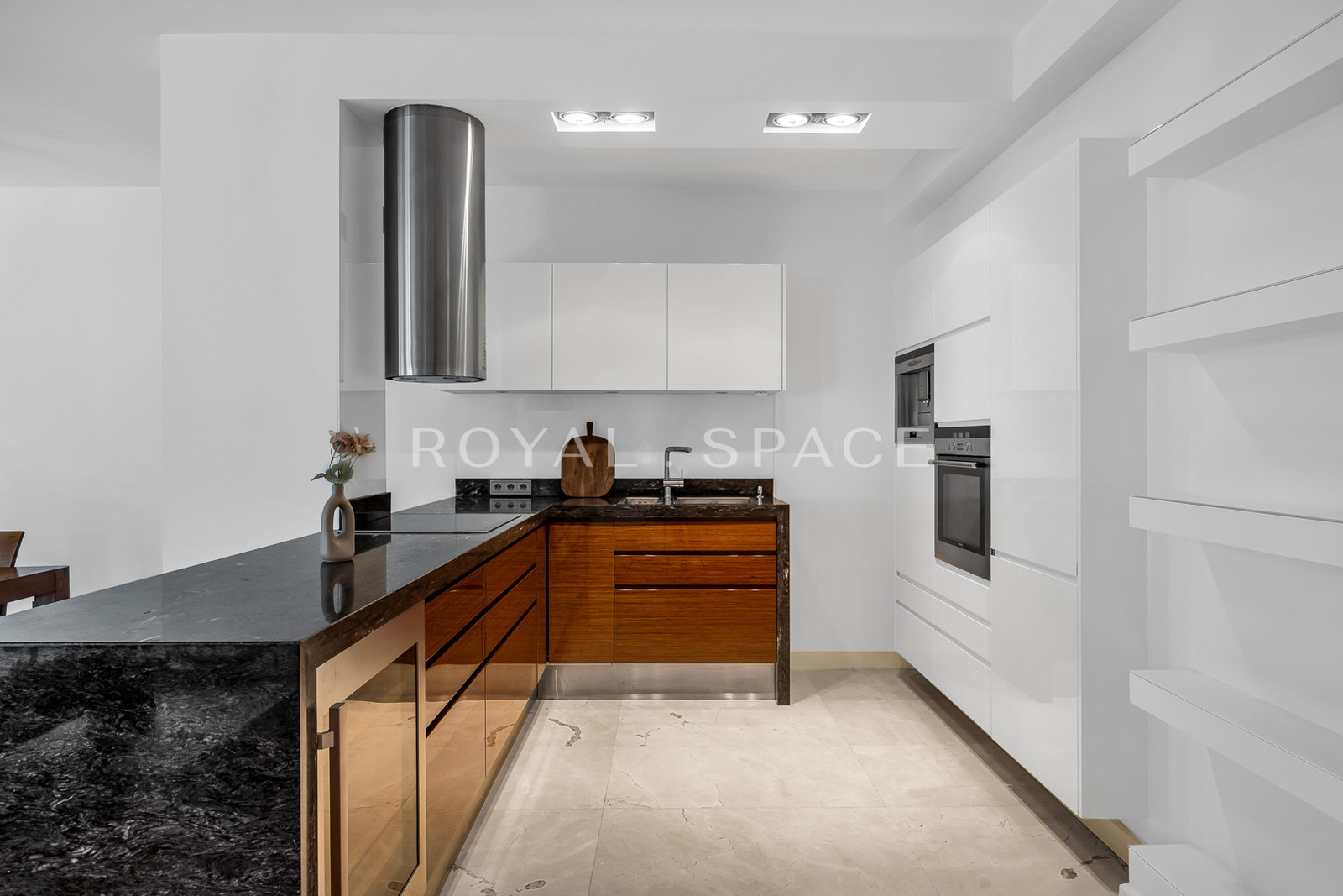 Powiśle | Spacious apartment by the park!