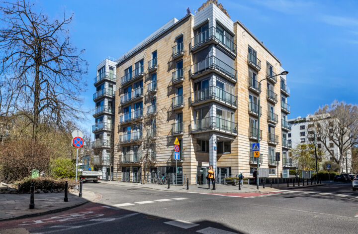 Powiśle | Spacious apartment by the park!