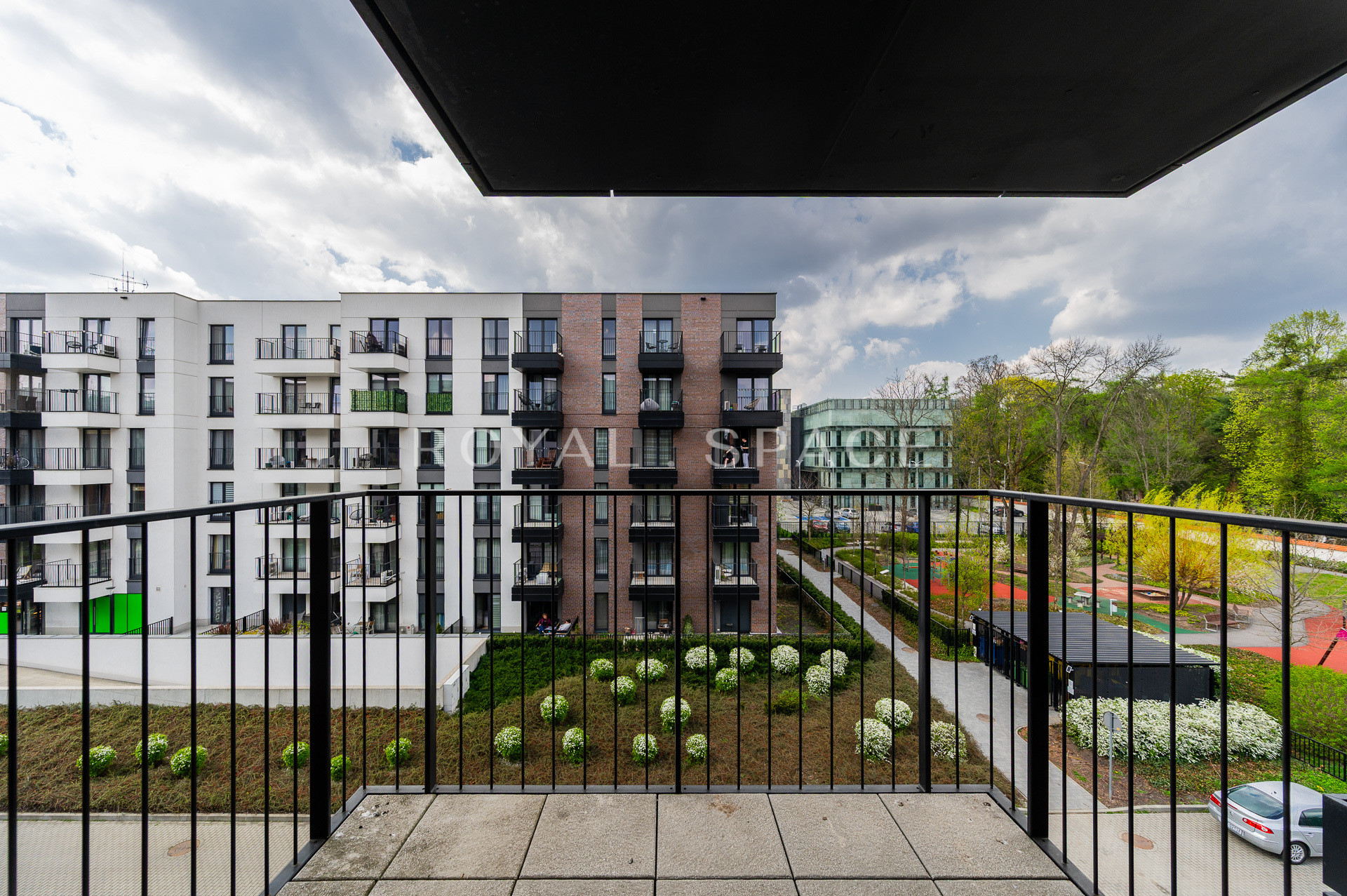 Сучасна квартира з балконом | Steam Park