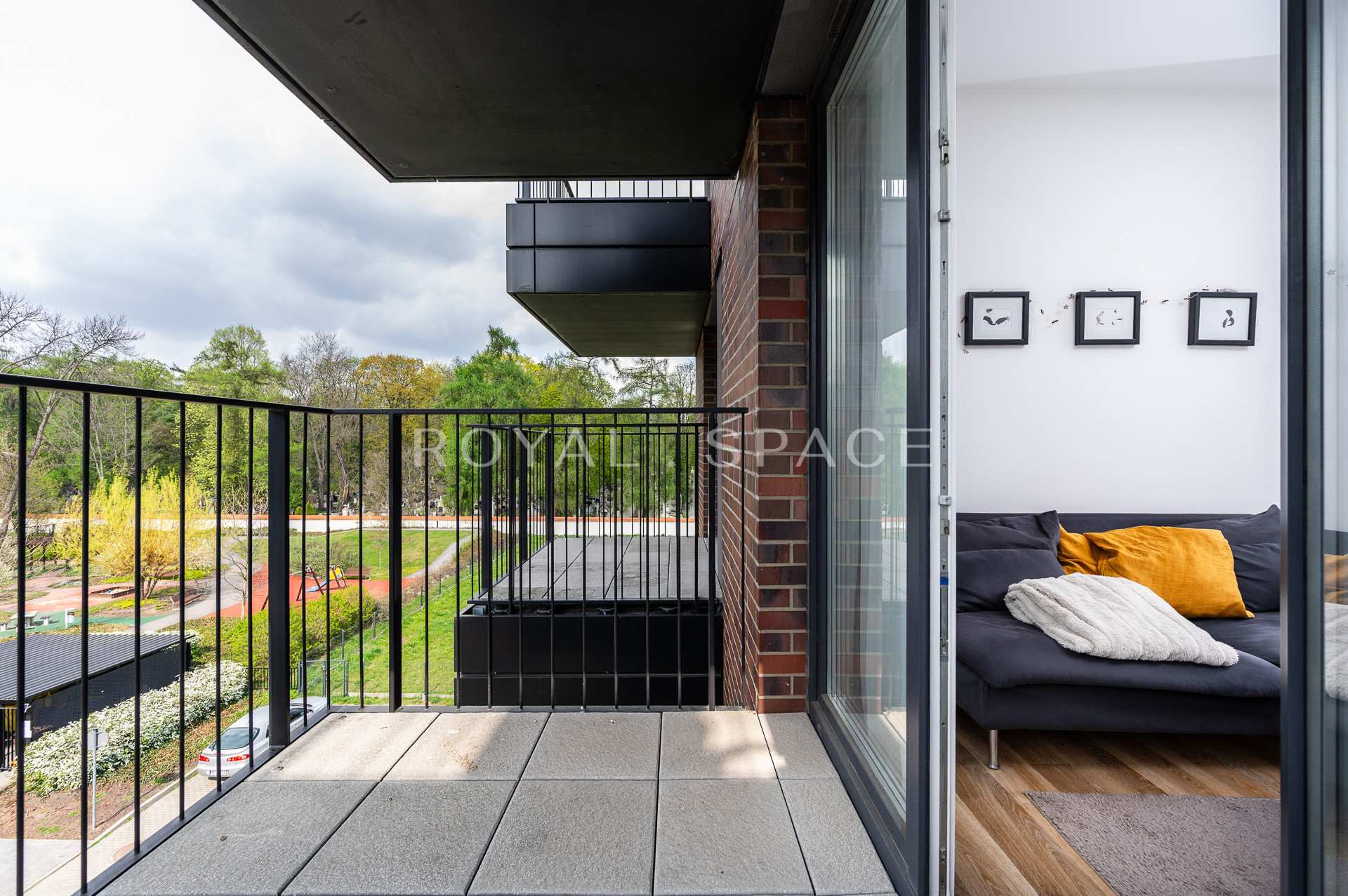 Сучасна квартира з балконом | Steam Park