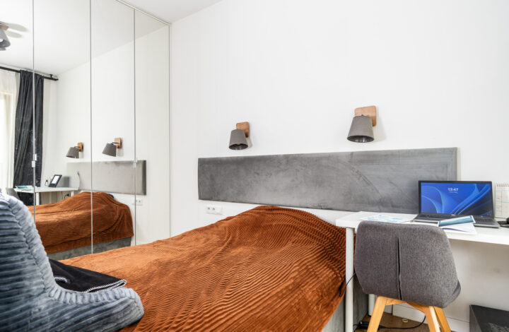 Сучасна квартира з балконом | Steam Park