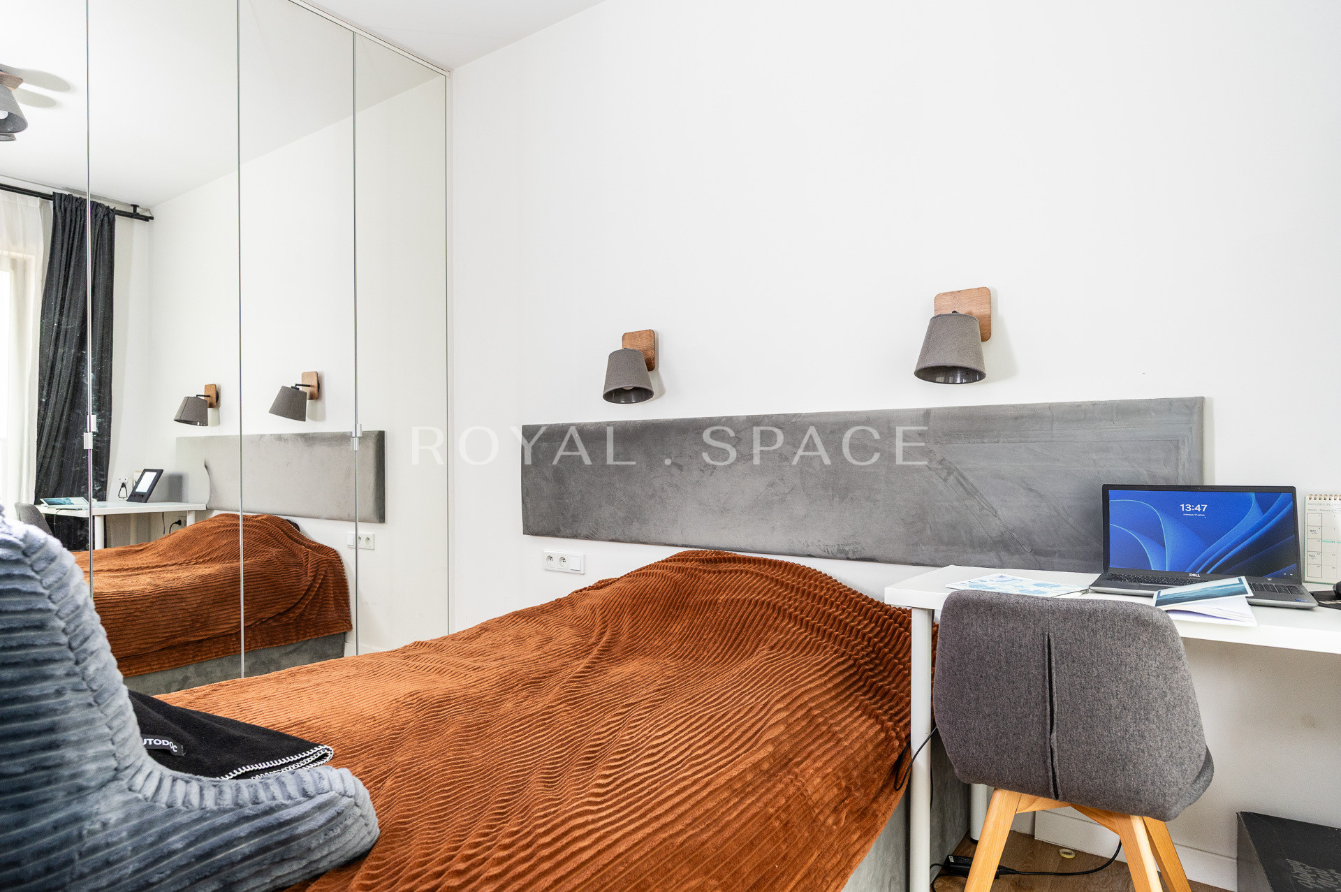 Сучасна квартира з балконом | Steam Park