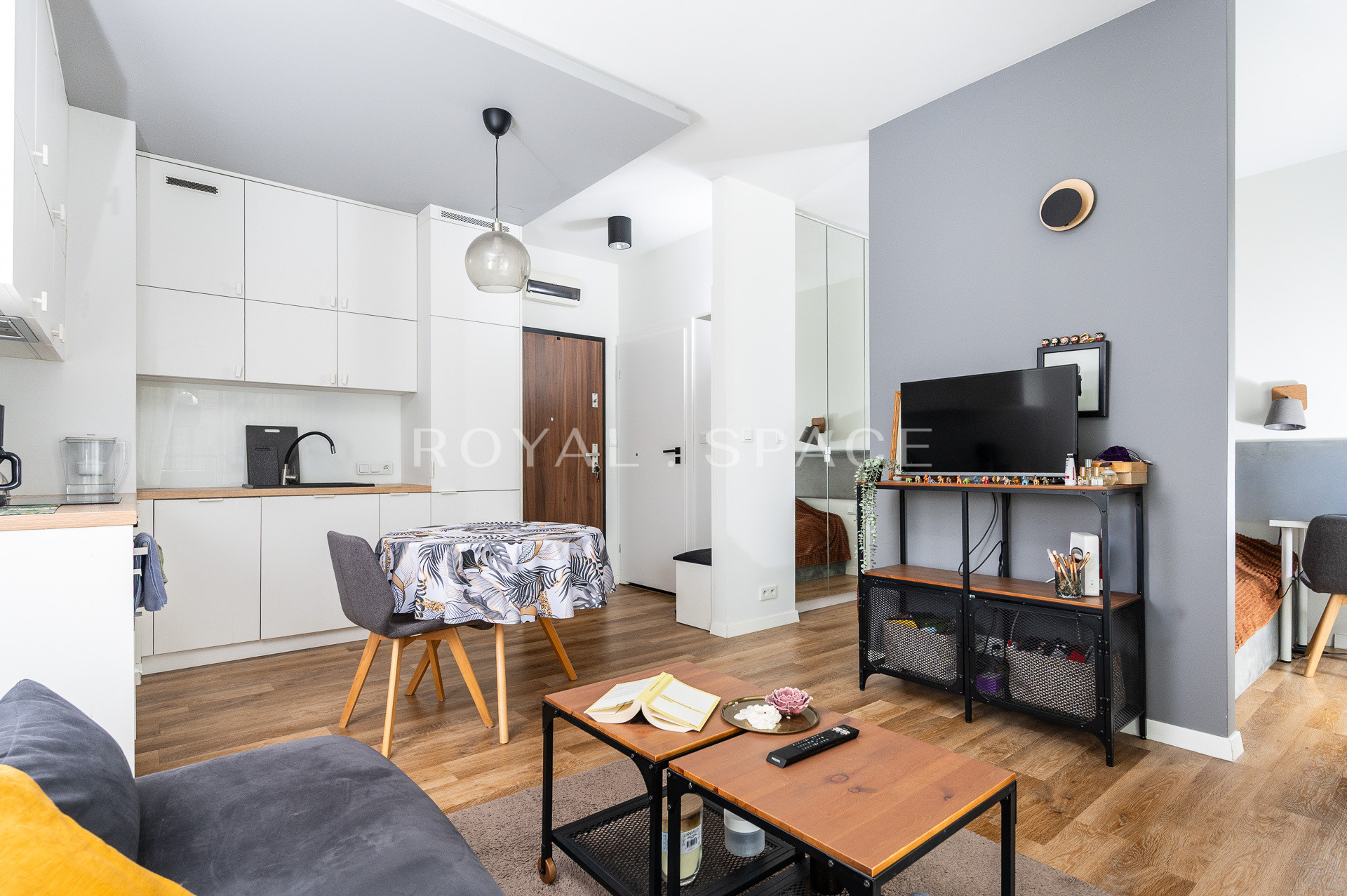 Сучасна квартира з балконом | Steam Park