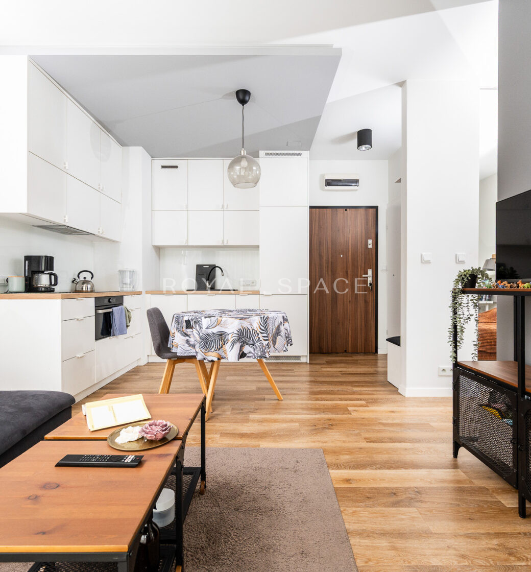 Сучасна квартира з балконом | Steam Park