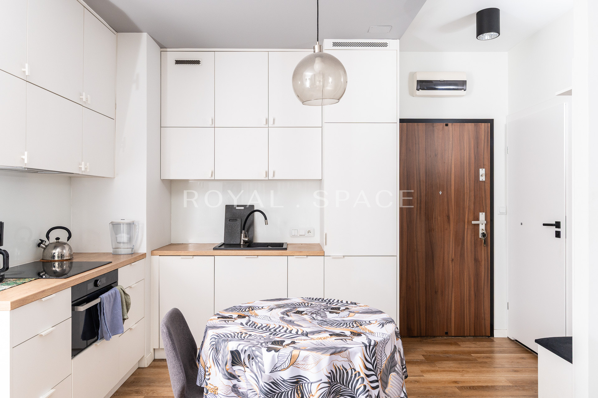 Сучасна квартира з балконом | Steam Park