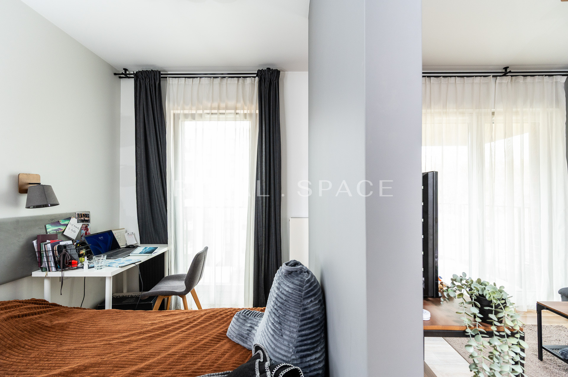 Сучасна квартира з балконом | Steam Park