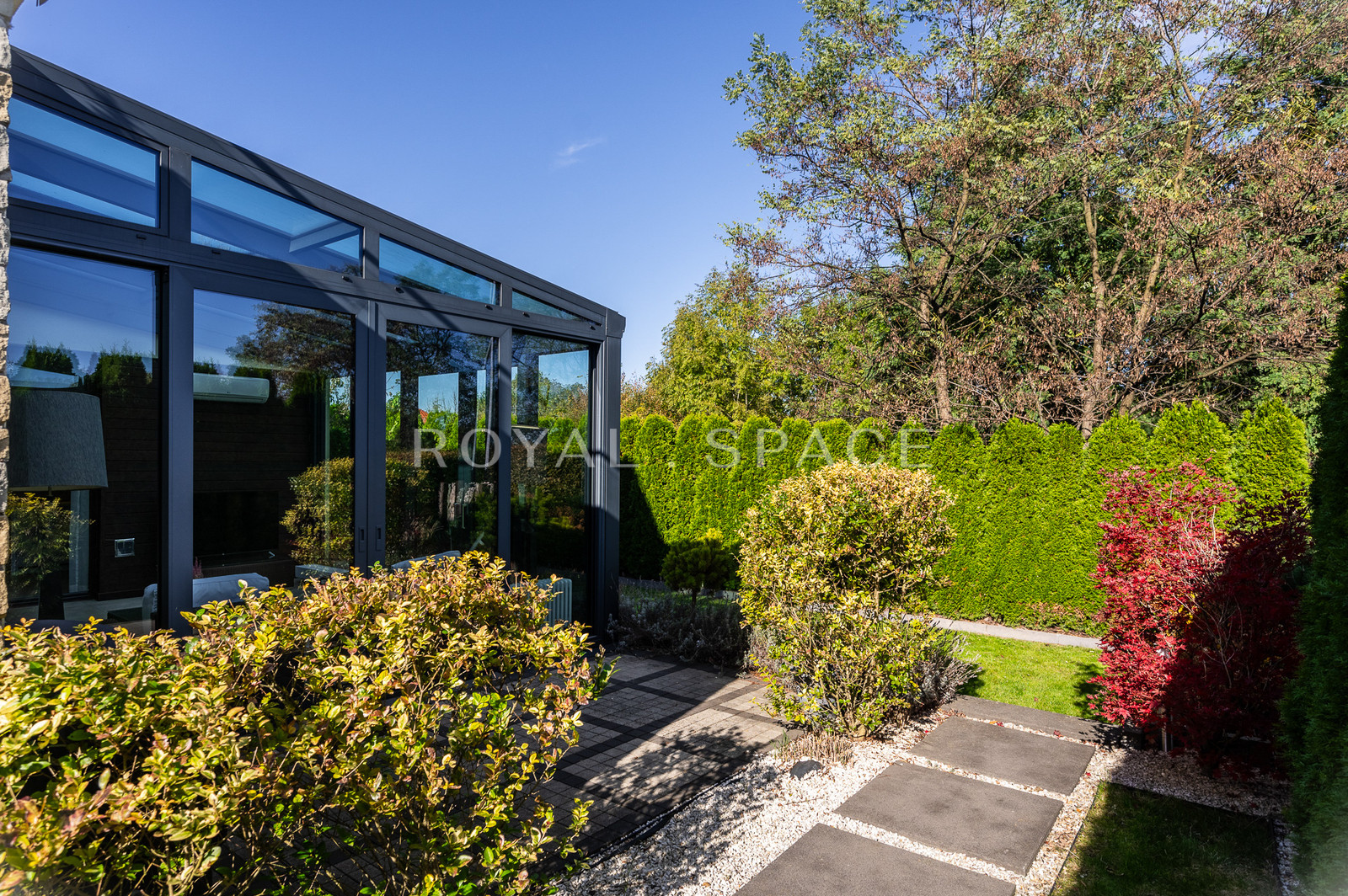 Унікальний будинок із зимовим садом | Паркове пагорб