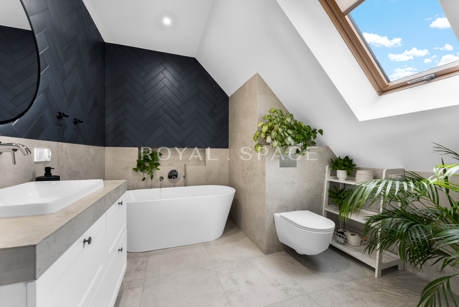 New unique house with a garden!