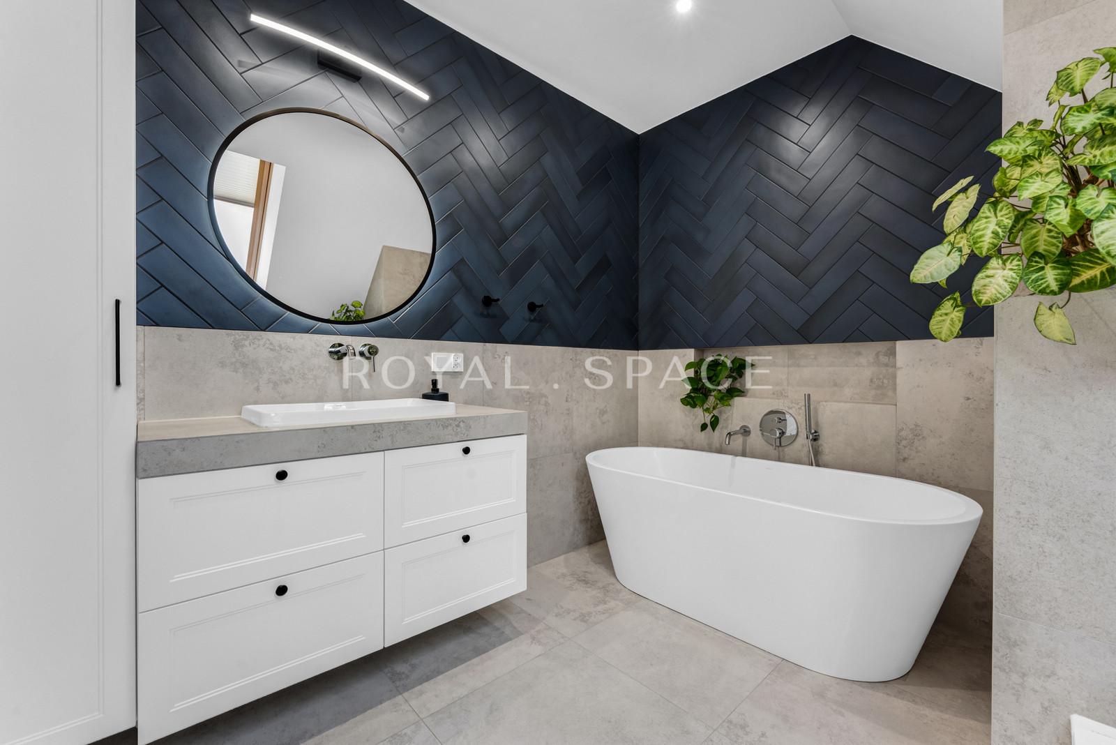 New unique house with a garden!