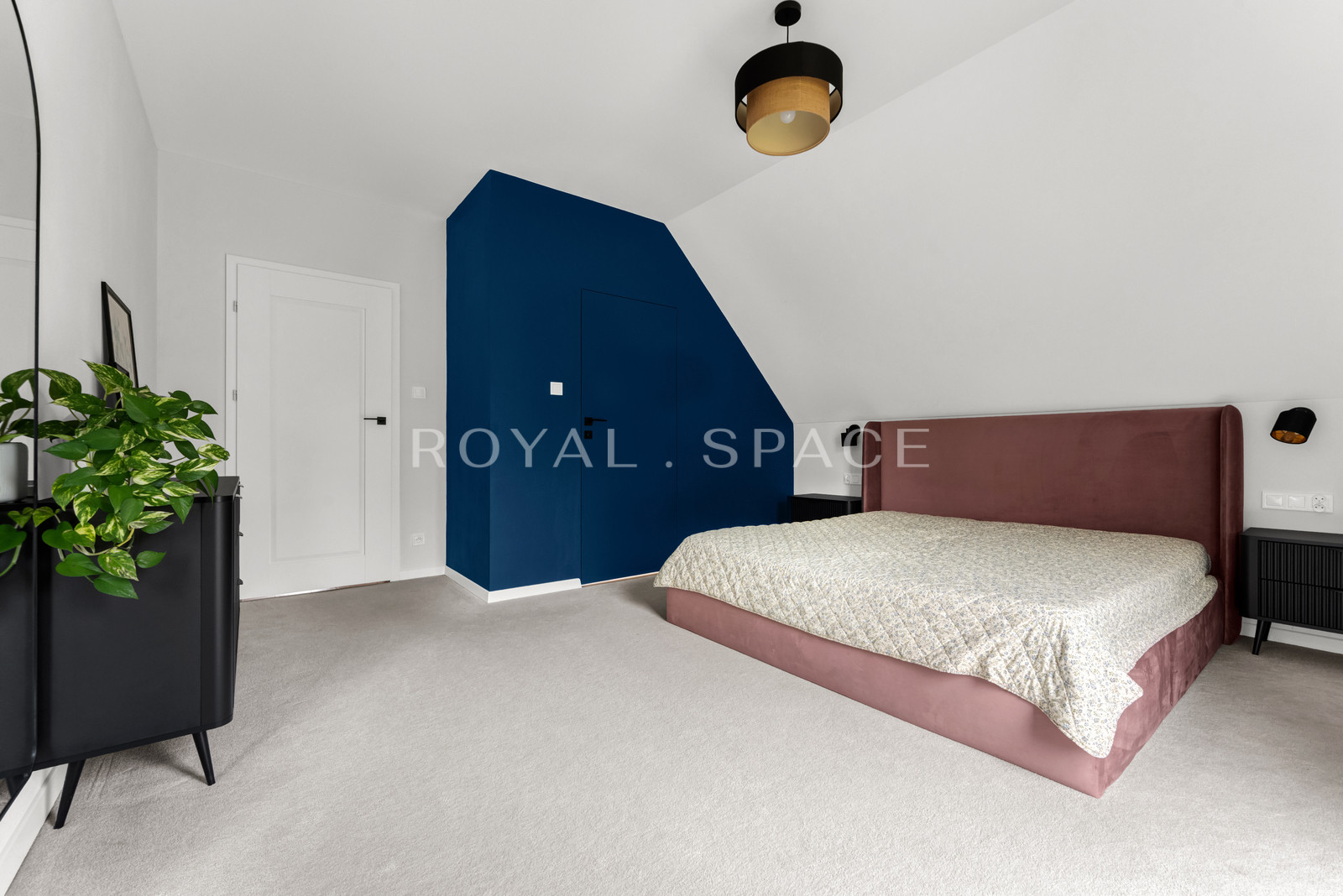 New unique house with a garden!