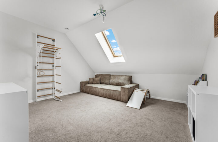 New unique house with a garden!