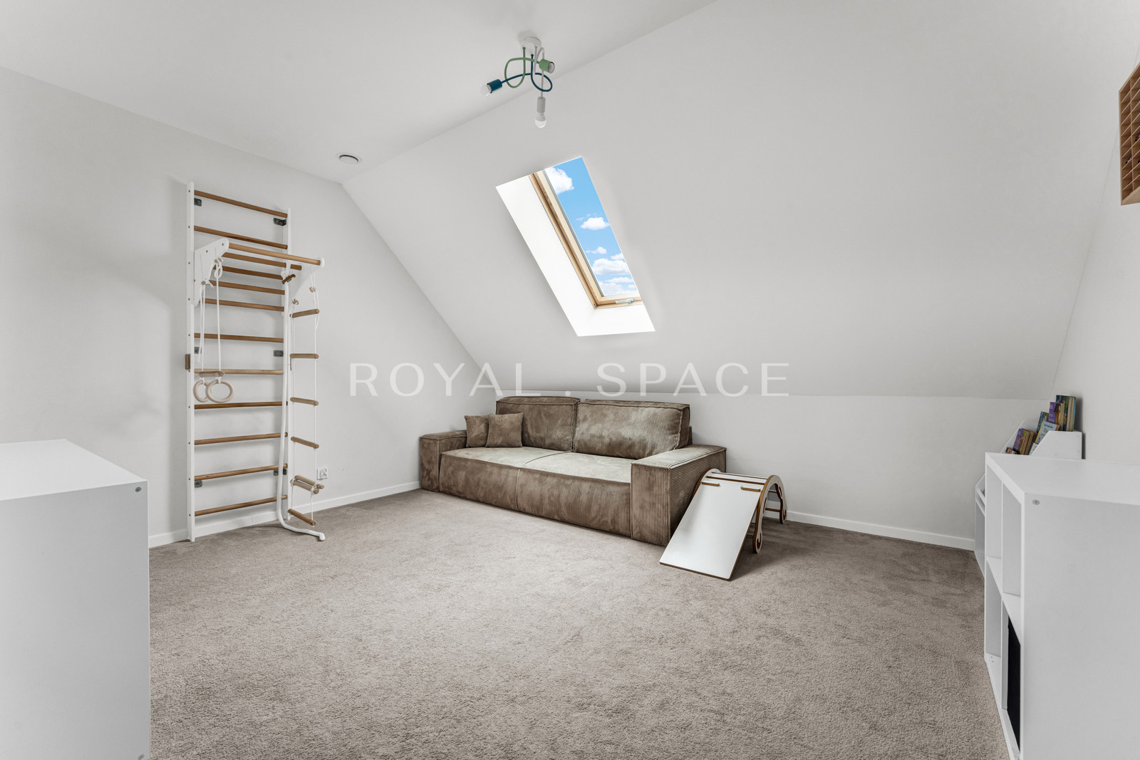 New unique house with a garden!