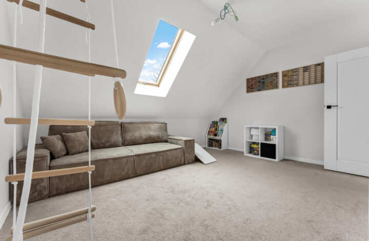 New unique house with a garden!