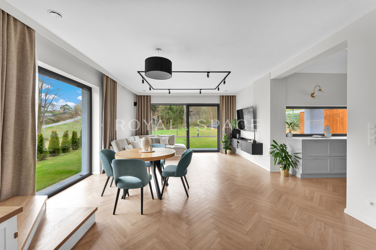 New unique house with a garden!