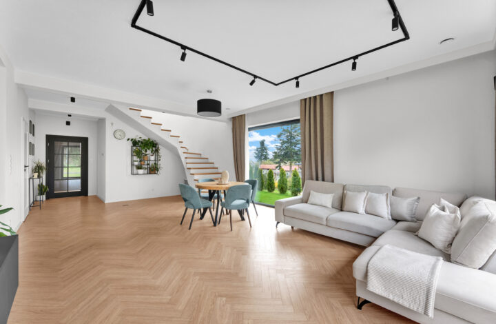 New unique house with a garden!