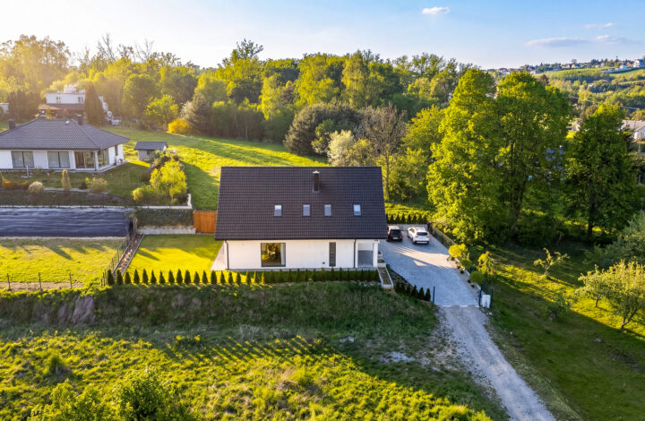 New unique house with a garden!