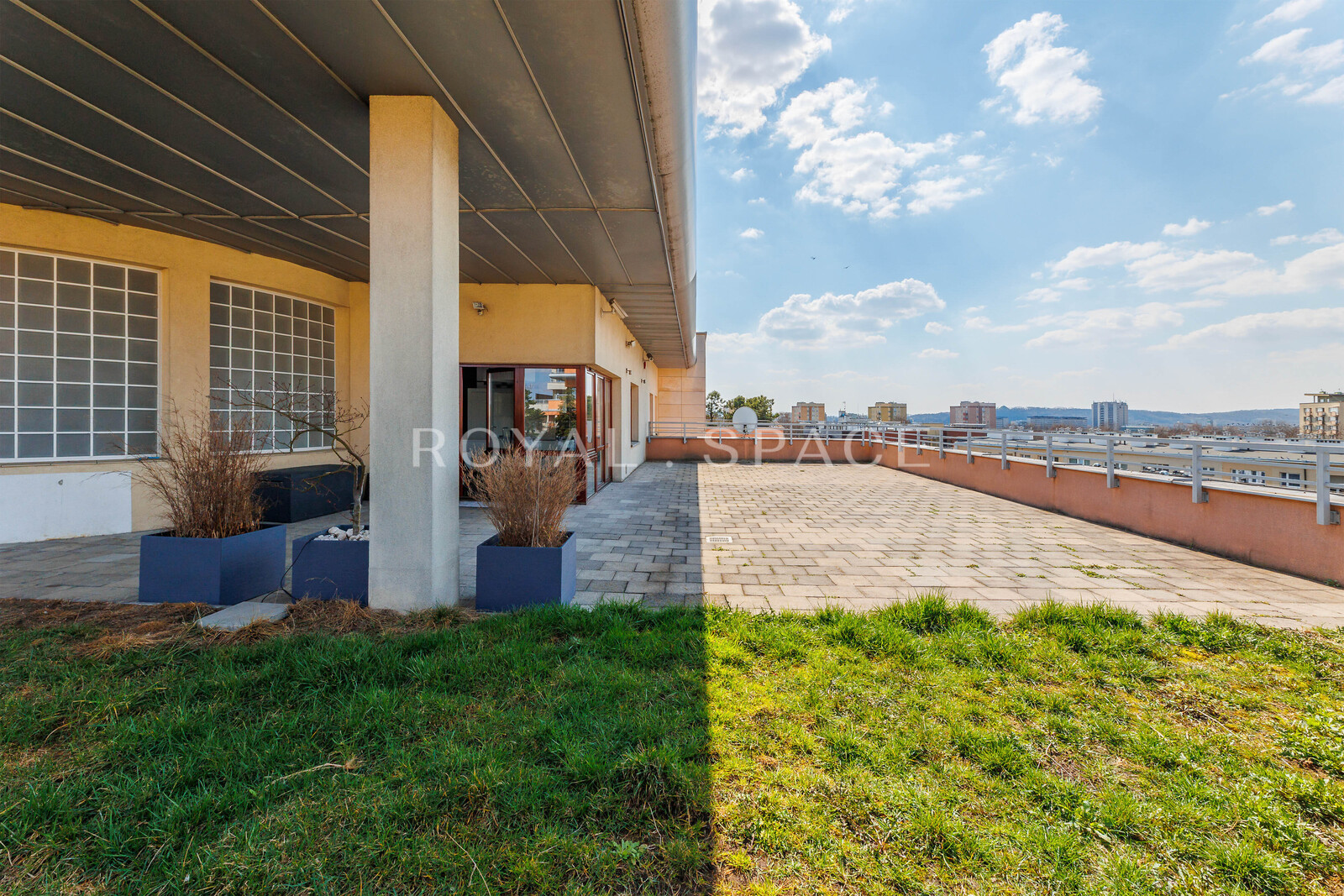 Пентхаус з терасою 180м² | Кроводжа