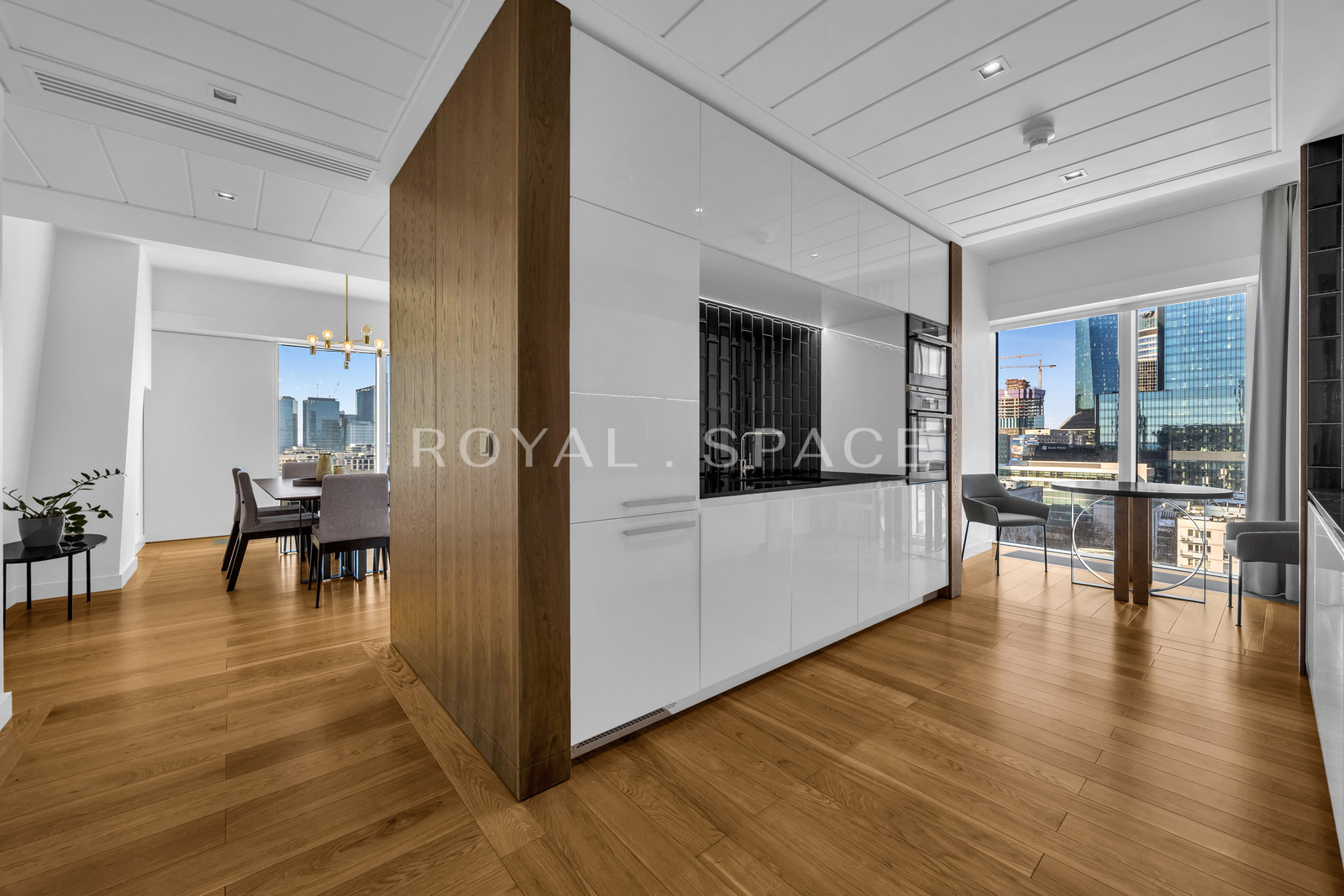 Апартаменти преміум з панорамним видом | Złota 44