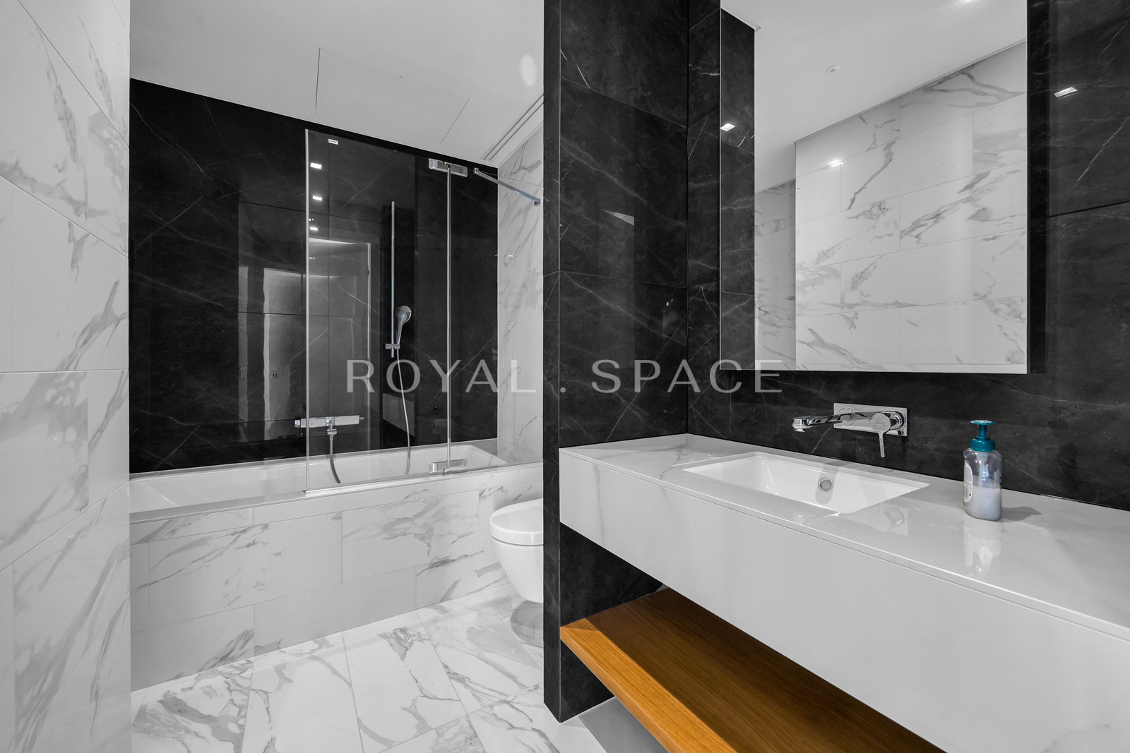 Апартаменти преміум з панорамним видом | Złota 44