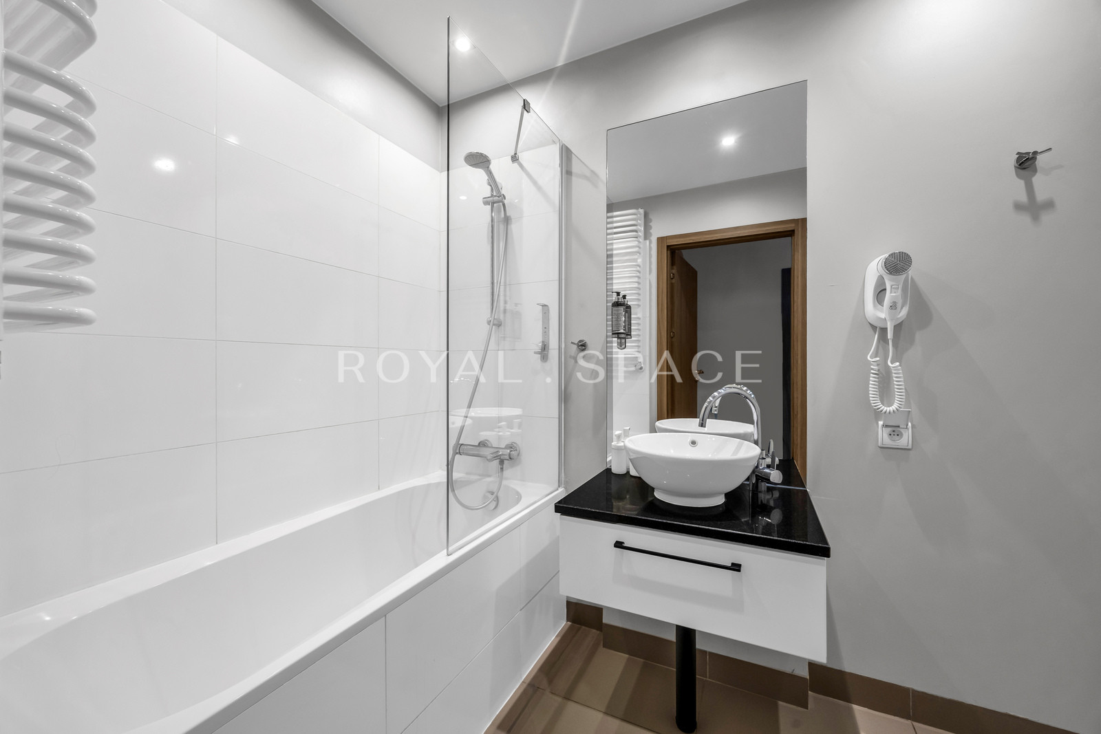 Apartment with Large Balcony and View | Oxygen