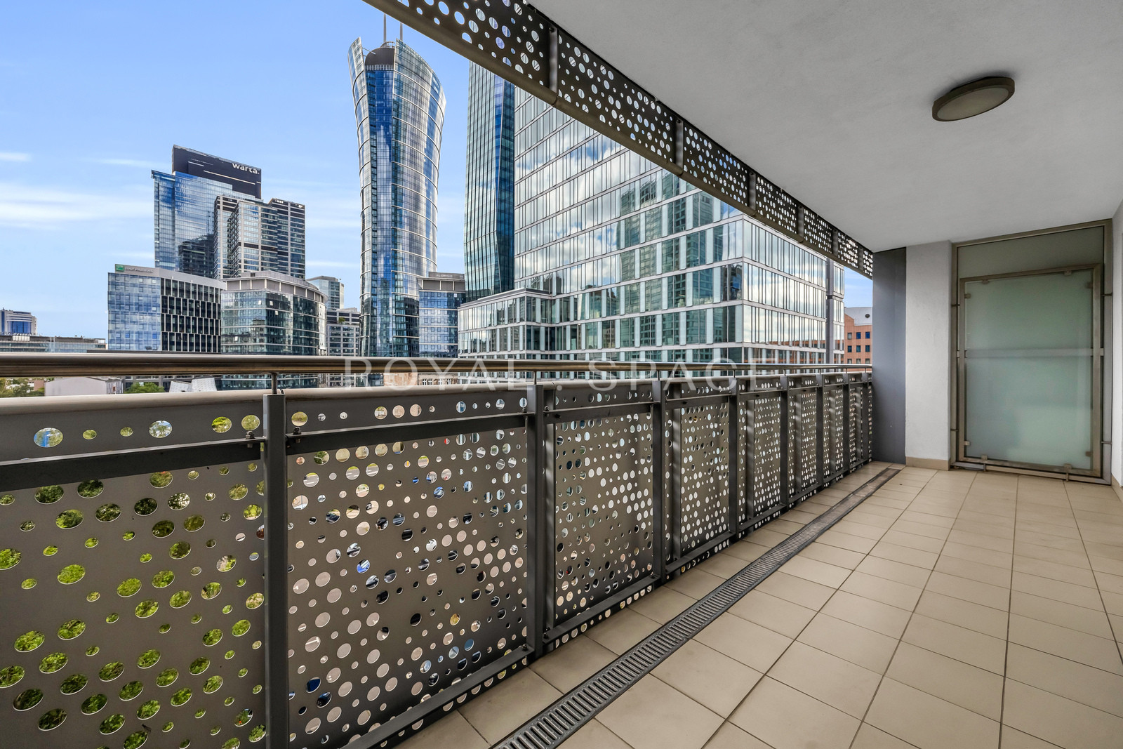 Apartment with Large Balcony and View | Oxygen