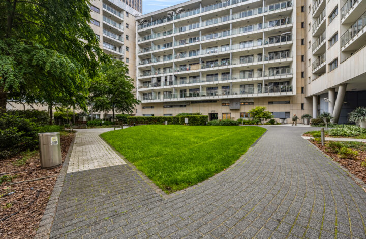 Apartment with Large Balcony and View | Oxygen
